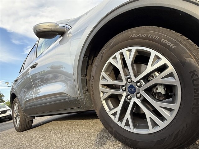 Used 2022 Ford Escape SEL image 9