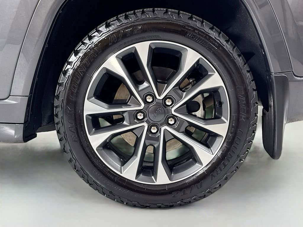 Used 2022 Jeep Grand Cherokee Overland w/ Advanced Protech Group III AWD/4WD image 10