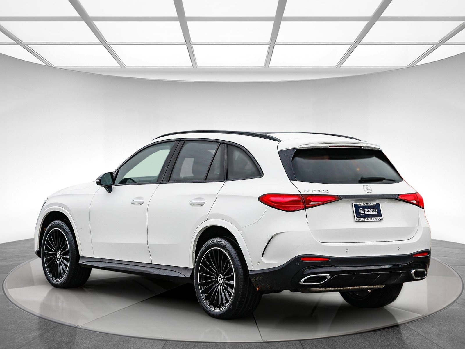 Certified 2023 Mercedes-Benz GLC 300 image 2