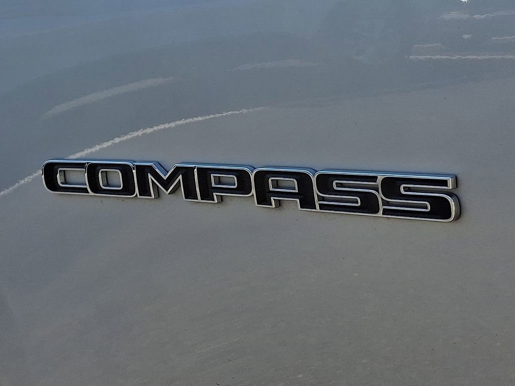 Used 2024 Jeep Compass Latitude AWD/4WD image 27