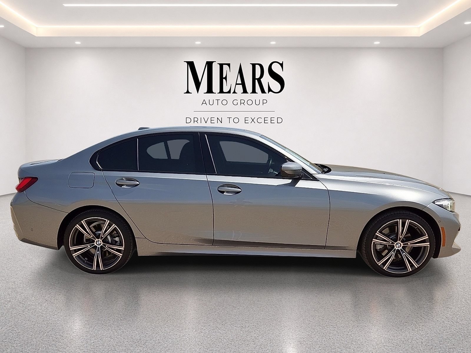 Used 2023 BMW 330i xDrive Sedan w/ Premium Package AWD/4WD image 6
