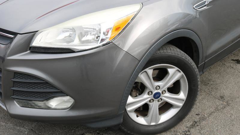 Used 2014 Ford Escape SE w/ Equipment Group 201A image 4