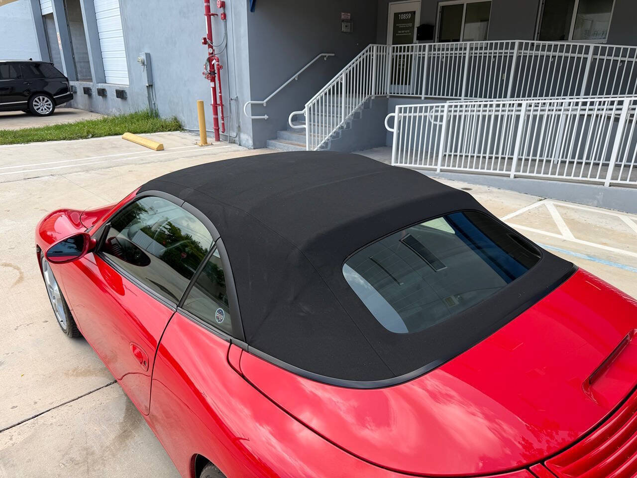 Used 2002 Porsche 911 Cabriolet image 30