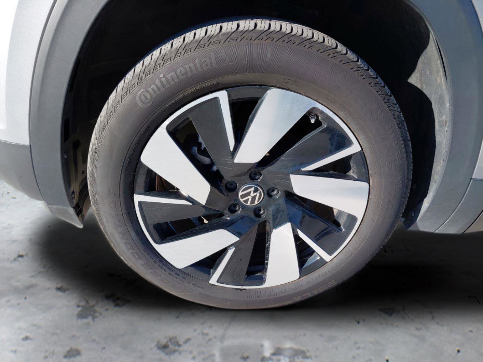 Used 2025 Volkswagen Atlas Cross Sport SE image 14