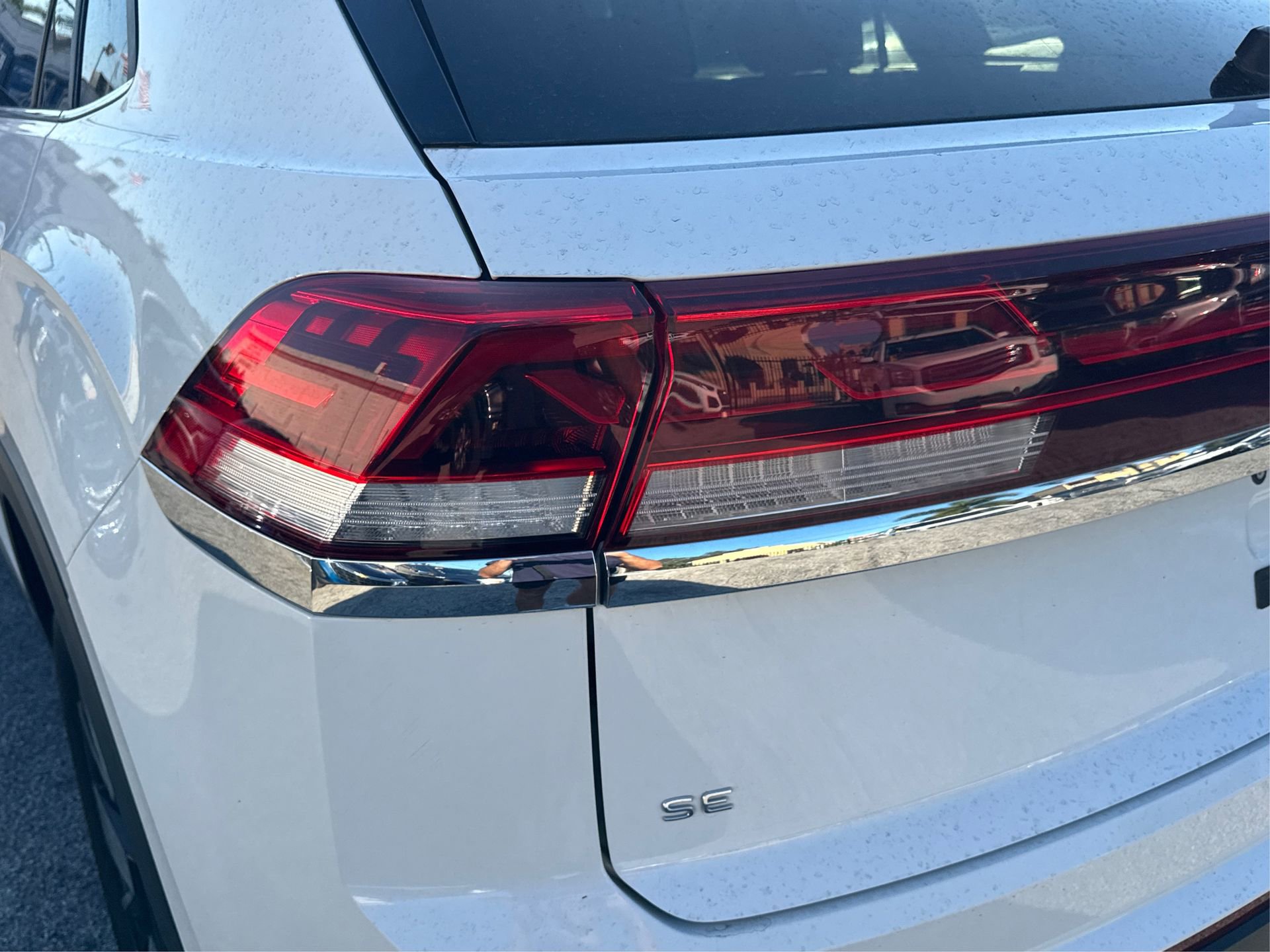 Used 2024 Volkswagen Atlas Cross Sport SE w/ Panoramic Sunroof Package image 17