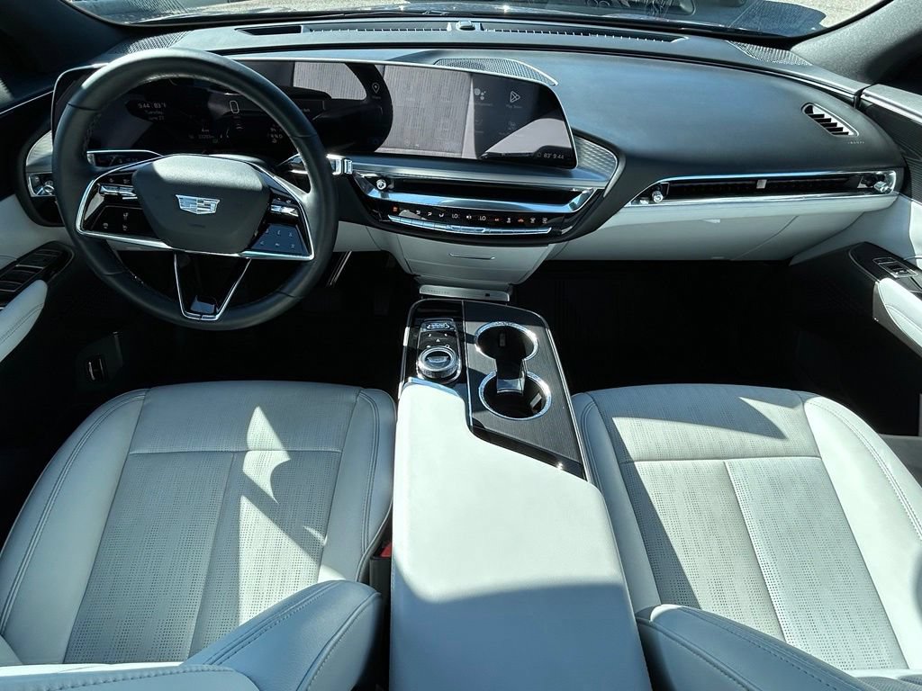 Used 2024 Cadillac Lyriq Luxury RWD image 11