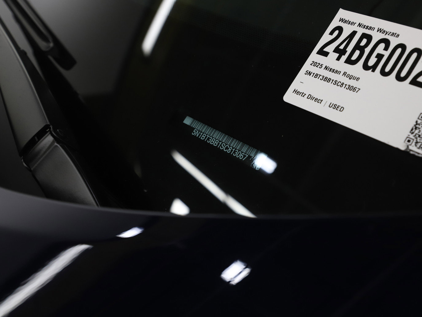 Used 2025 Nissan Rogue SV image 32