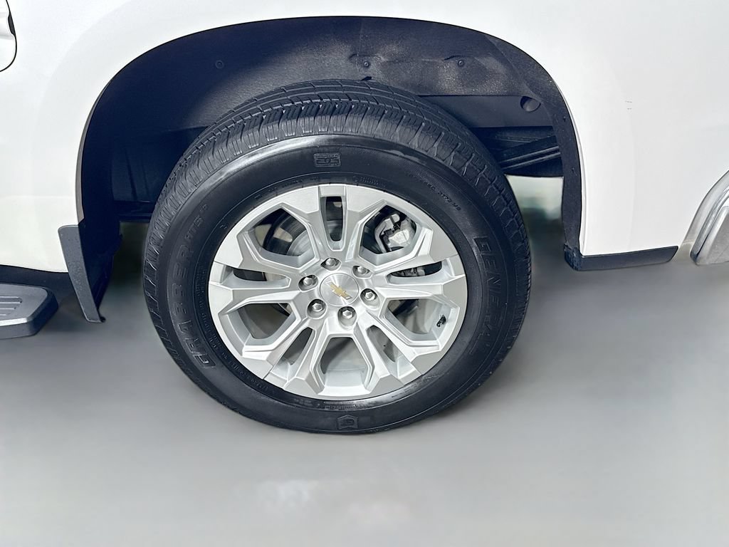 Used 2024 Chevrolet Silverado 1500 LTZ w/ LPO, Dark Essentials Package AWD/4WD image 17