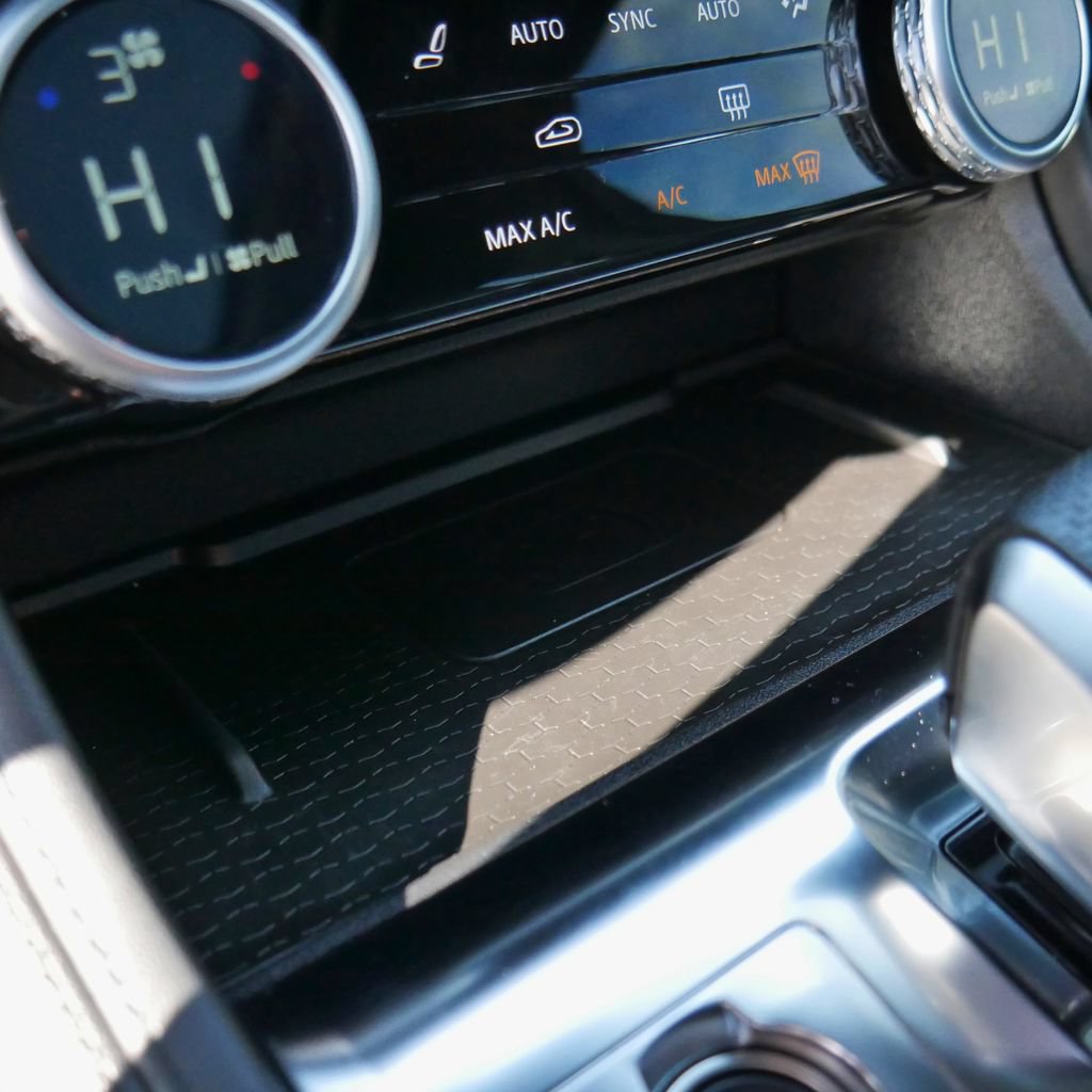 Used 2024 Jaguar F-PACE SVR AWD/4WD image 43