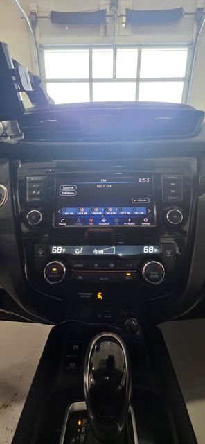 Used 2019 Nissan Rogue Sport SV w/ Technology Package image 19