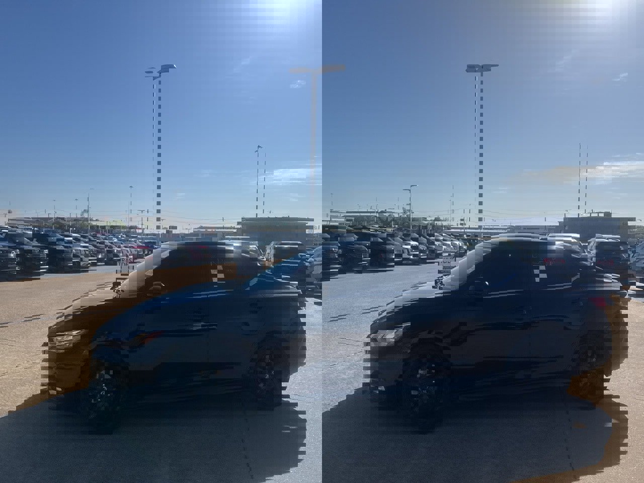 Certified 2022 Nissan Sentra SR w/ Midnight Edition image 8