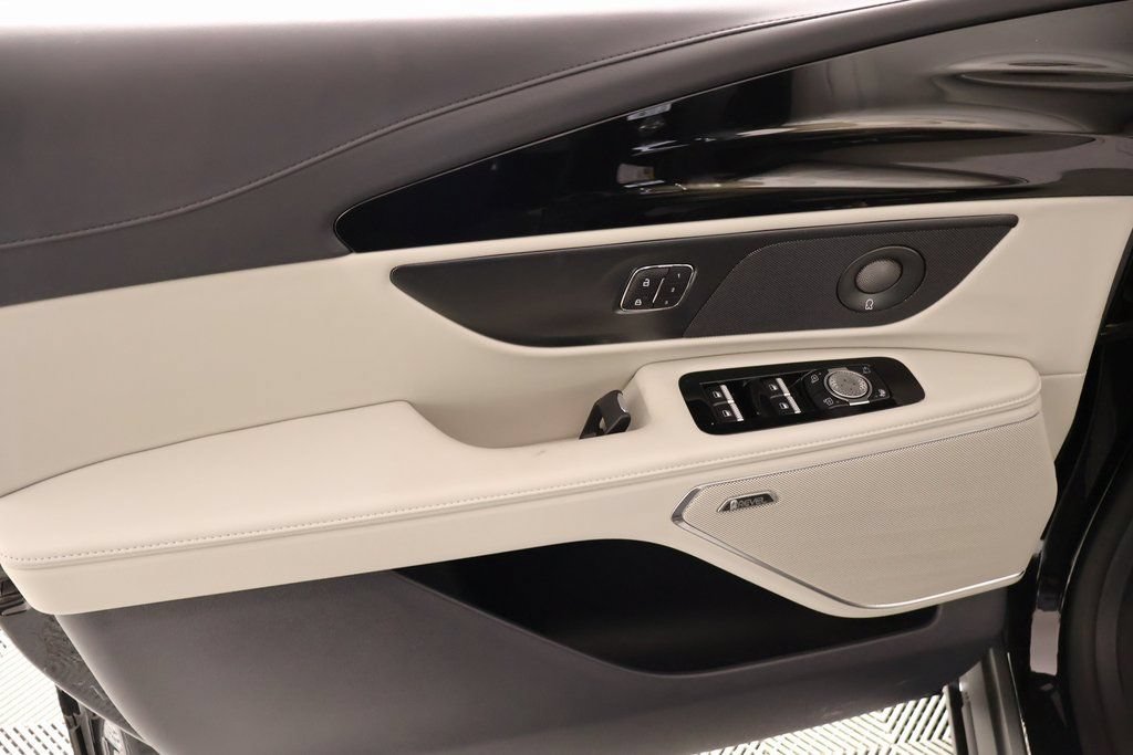 New 2026 Lincoln Nautilus Premier w/ Equipment Group 102A AWD/4WD image 17