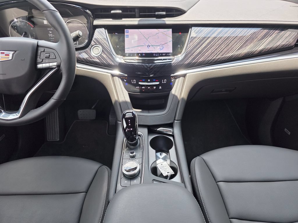 New 2025 Cadillac XT6 Premium Luxury FWD image 12