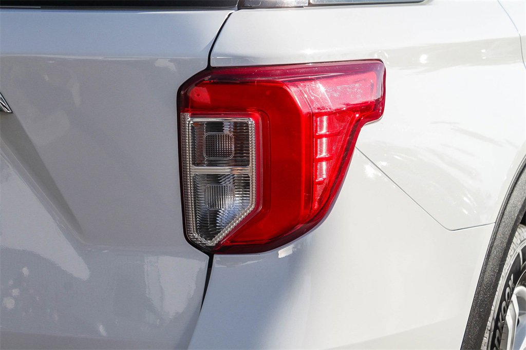 Used 2023 Ford Explorer XLT w/ Equipment Group 202A image 11