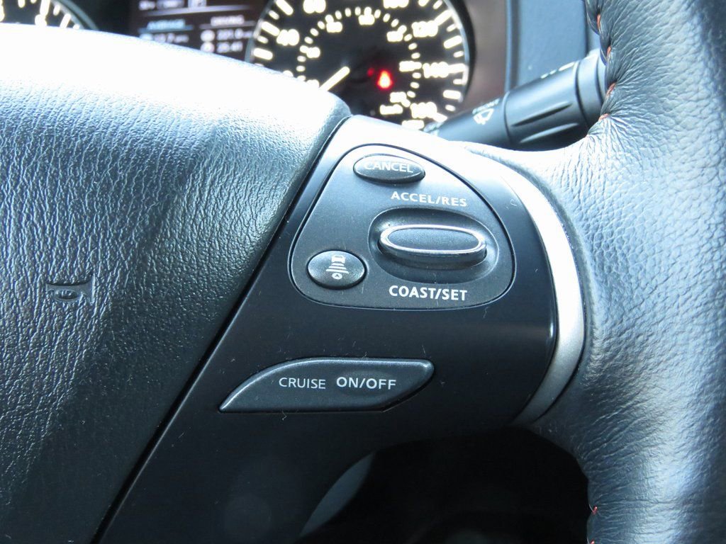 Used 2020 Nissan Pathfinder SL image 26