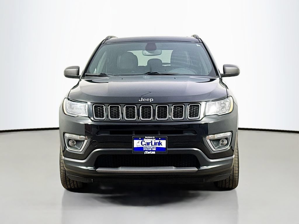 Used 2021 Jeep Compass Latitude w/ Sun and Sound Group AWD/4WD image 2