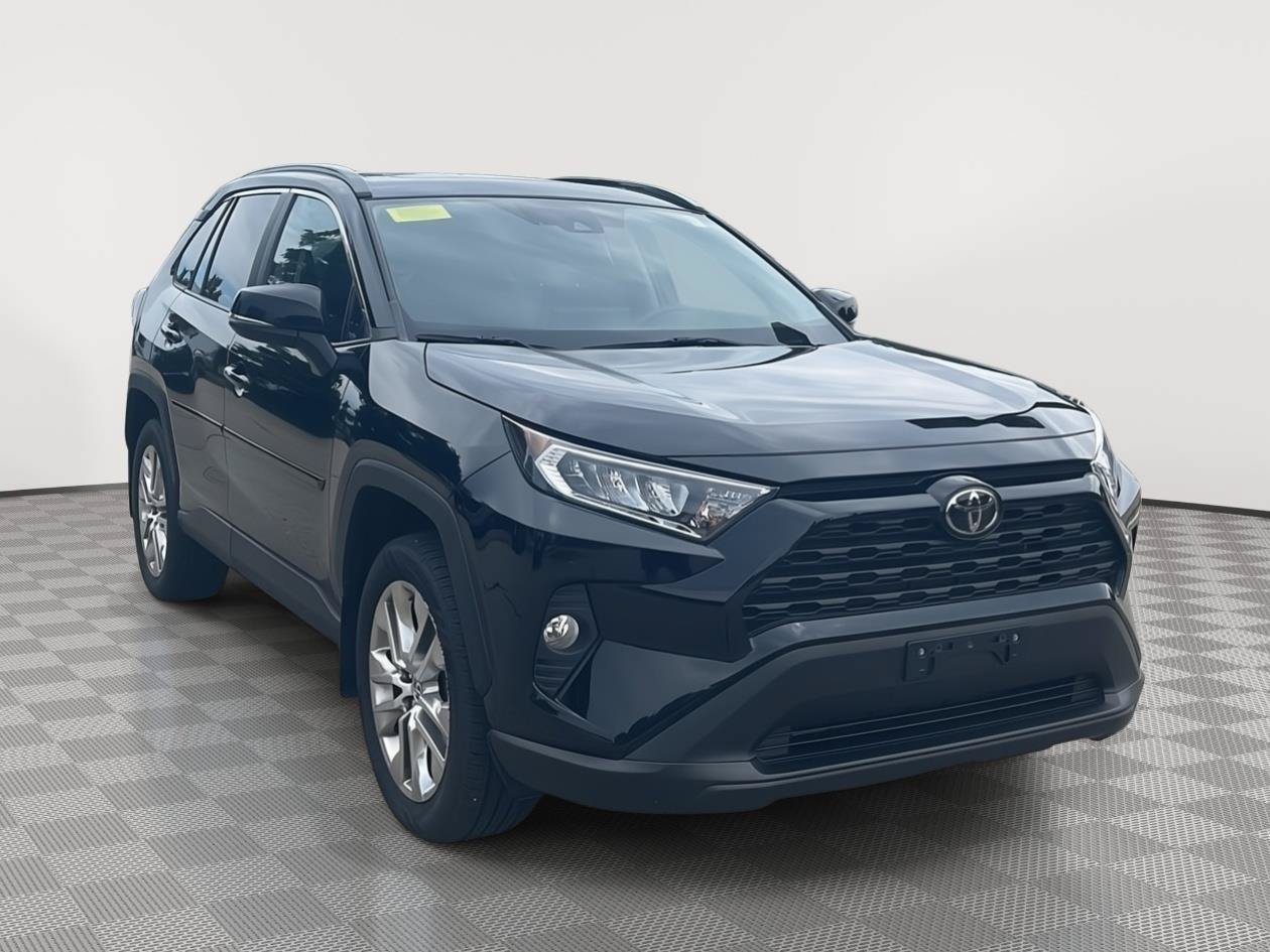 Used 2020 Toyota RAV4 XLE Premium AWD/4WD image 4