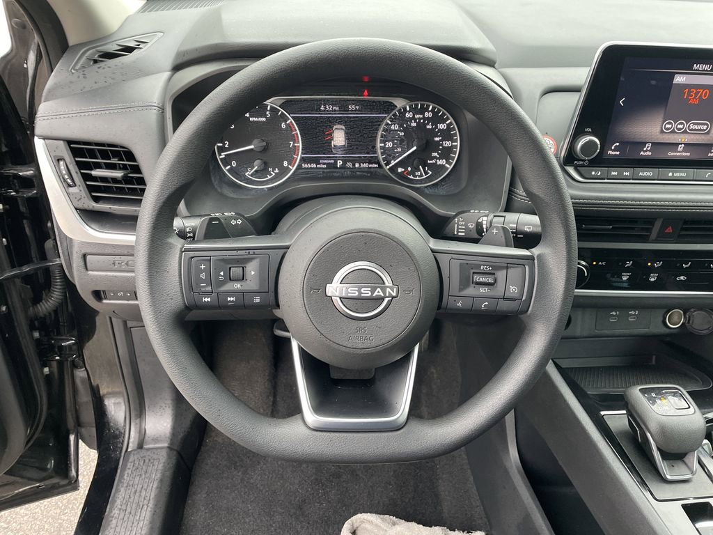 Used 2024 Nissan Rogue S FWD image 16