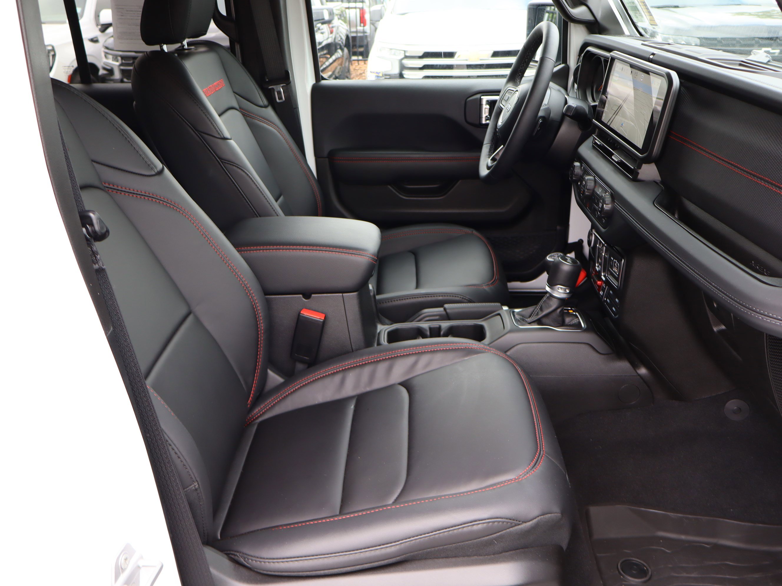 Used 2025 Jeep Wrangler Unlimited Rubicon AWD/4WD image 39
