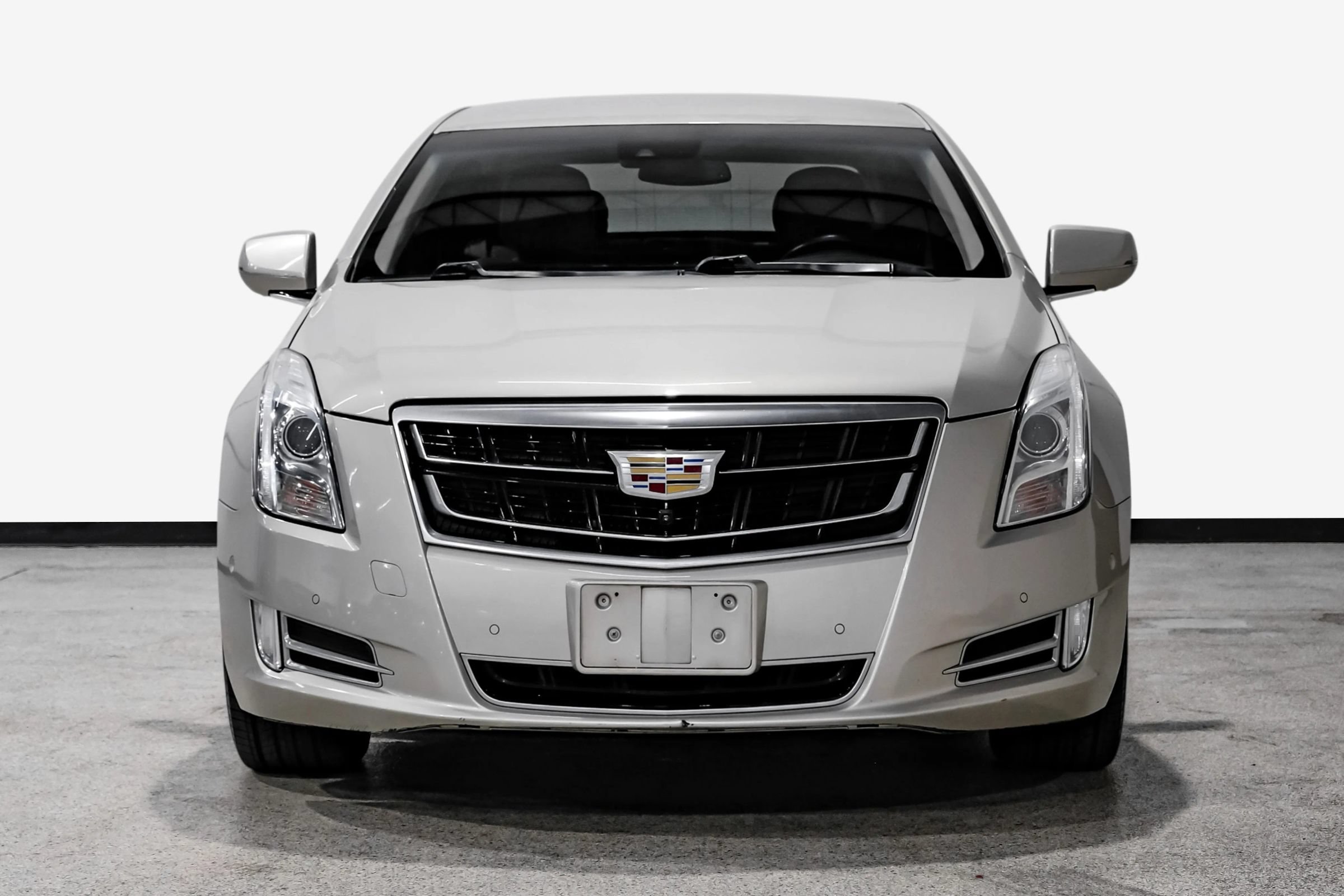 Used 2016 Cadillac XTS Luxury w/ Driver Awareness Package FWD image 3