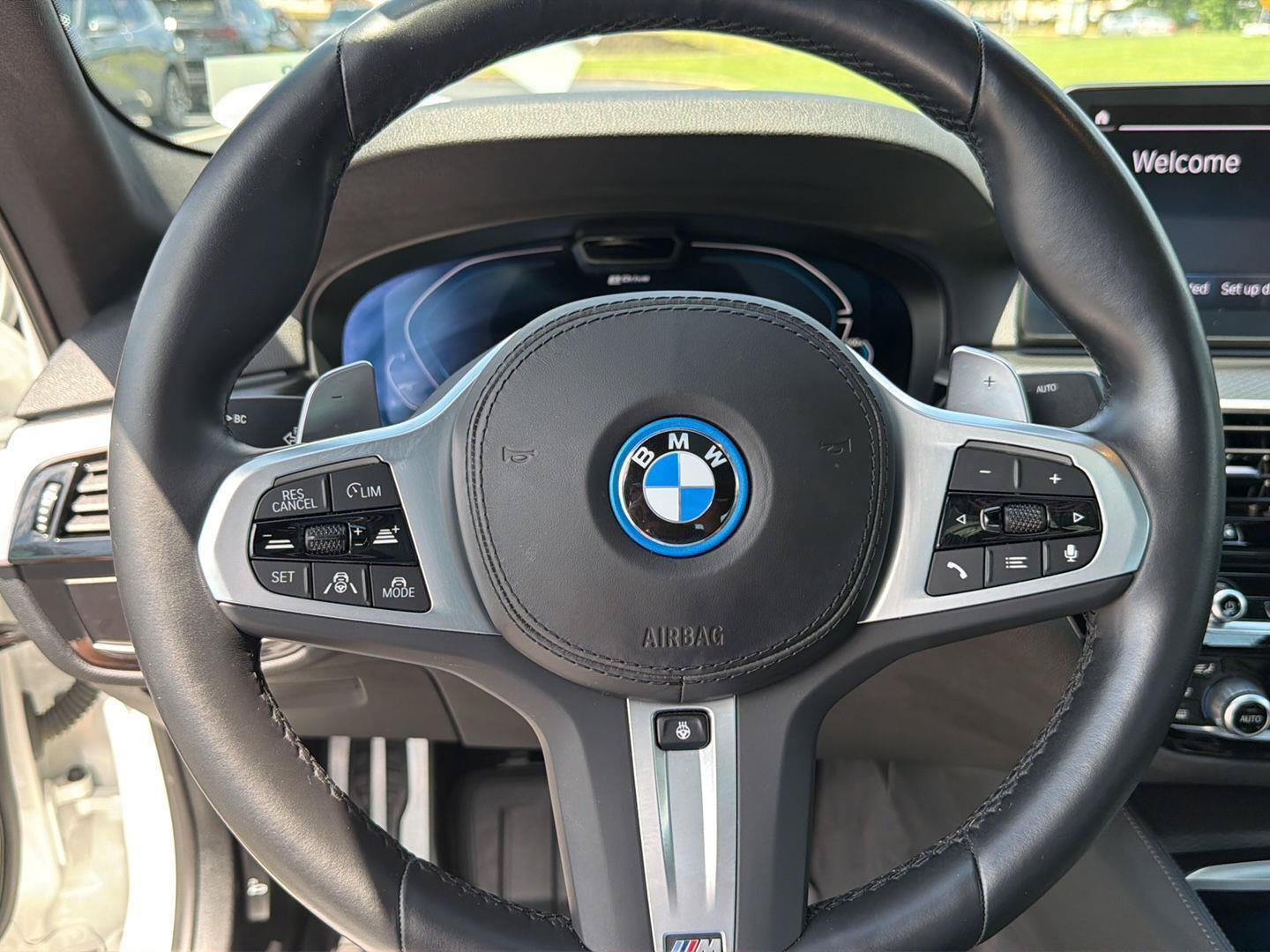 Used 2023 BMW 530e xDrive w/ Premium Package AWD/4WD image 19
