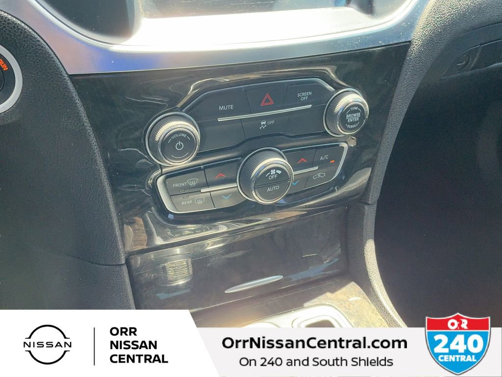 Used 2017 Chrysler 300 C RWD image 24
