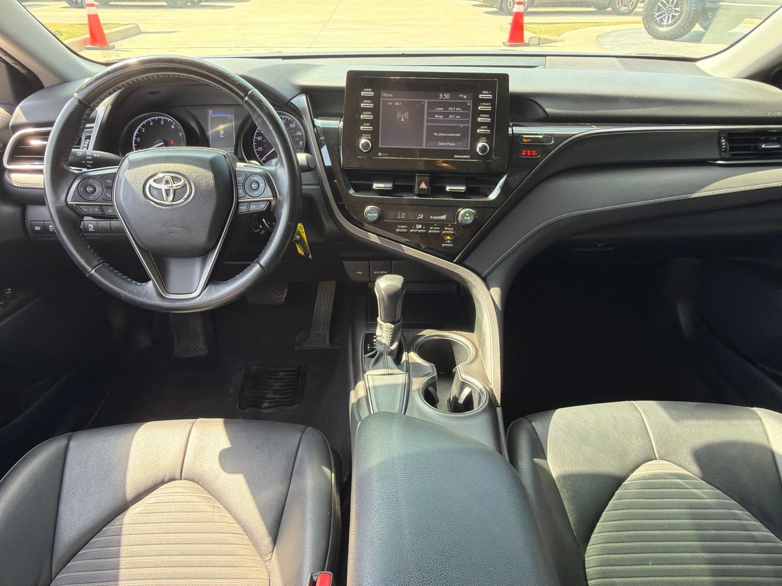 Used 2021 Toyota Camry SE FWD image 19