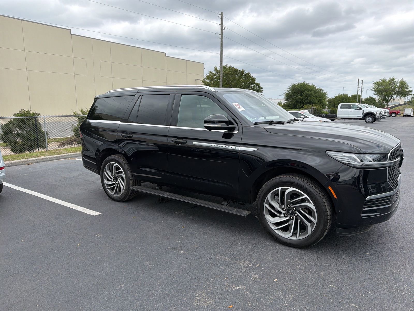 Used 2025 Lincoln Navigator Reserve AWD/4WD image 1