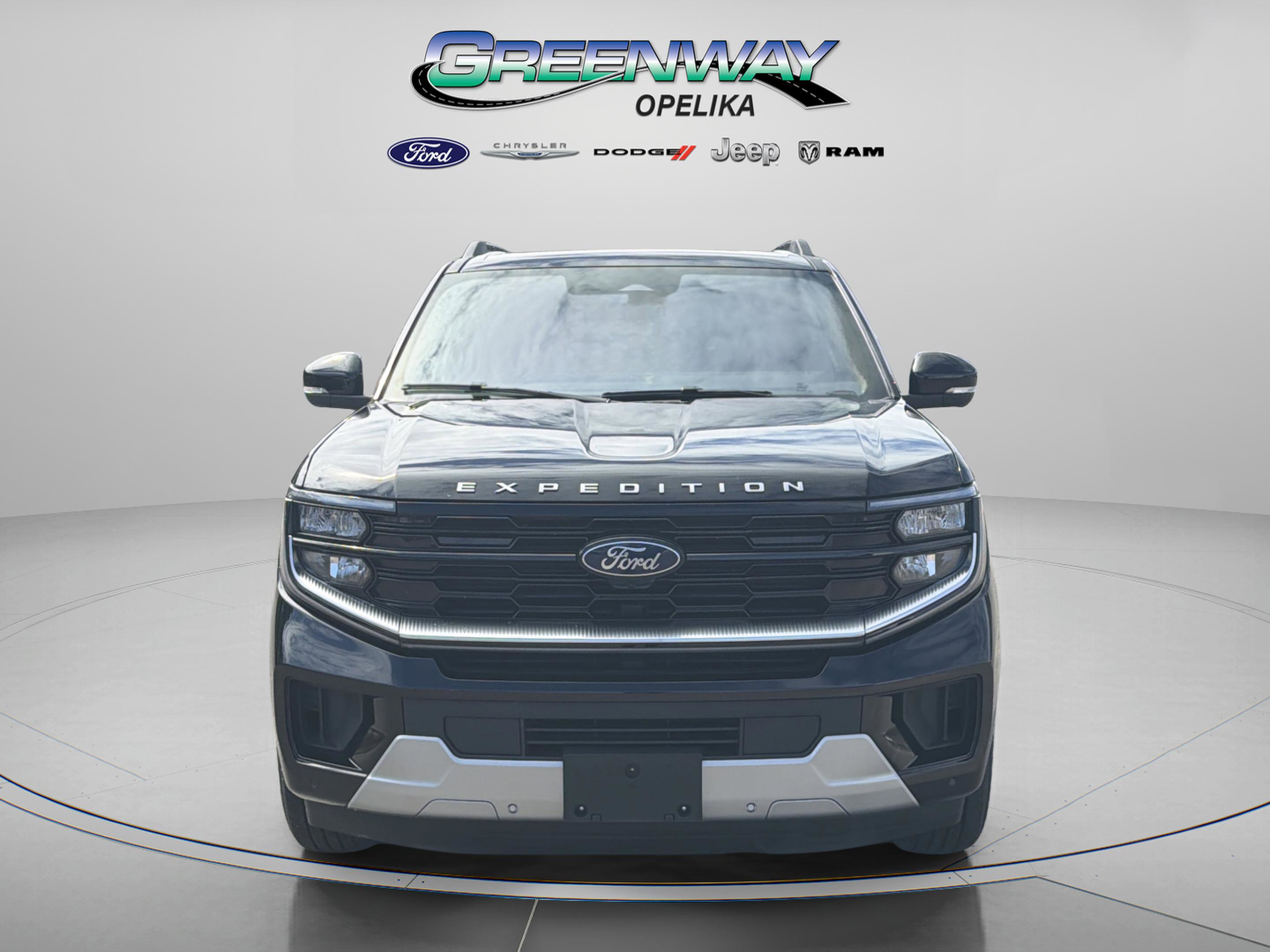 Used 2025 Ford Expedition Platinum image 4