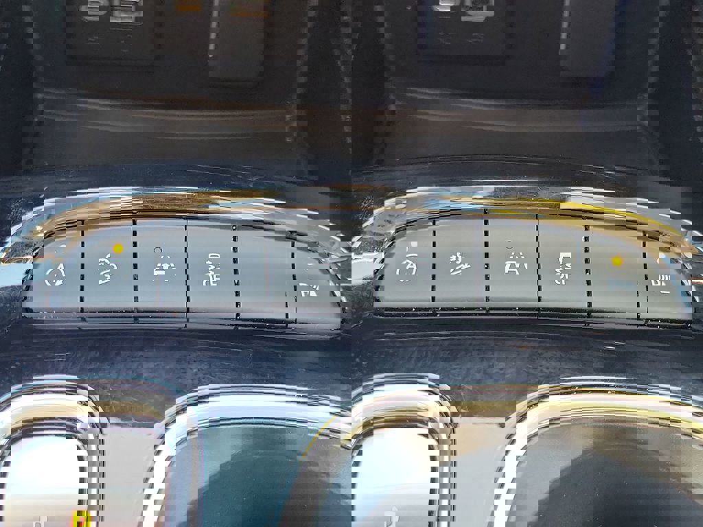 Certified 2023 Buick Envision Preferred w/ Sport Touring Package AWD/4WD image 31