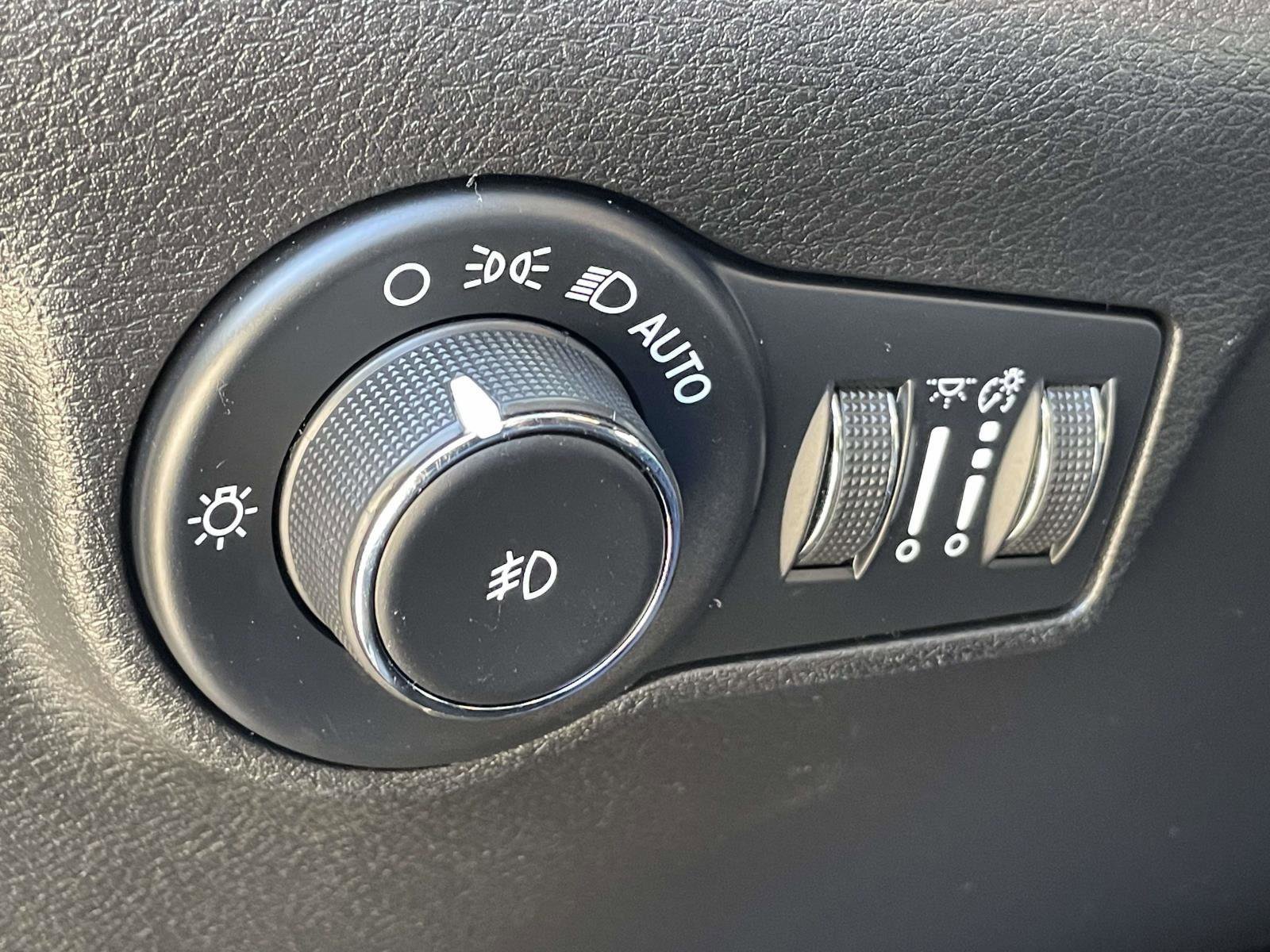 Used 2024 Jeep Compass Limited image 17