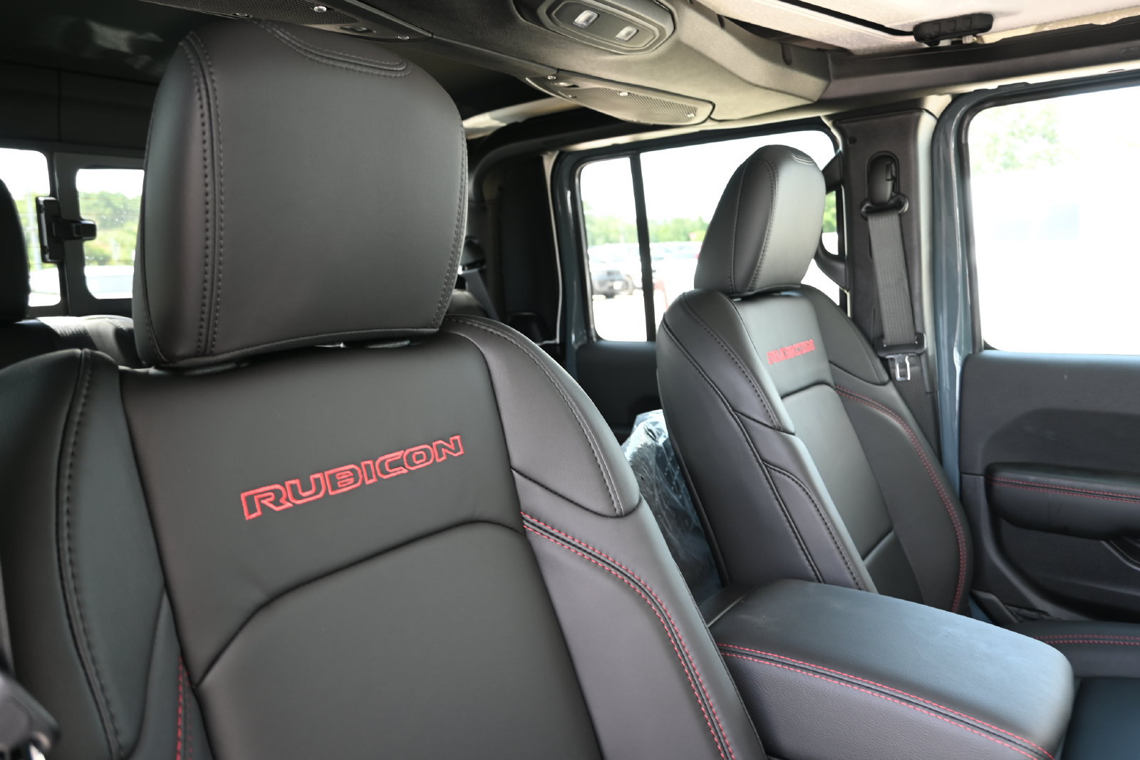 New 2026 Jeep Gladiator Rubicon w/ Steel Power Dome Hood Package AWD/4WD image 29