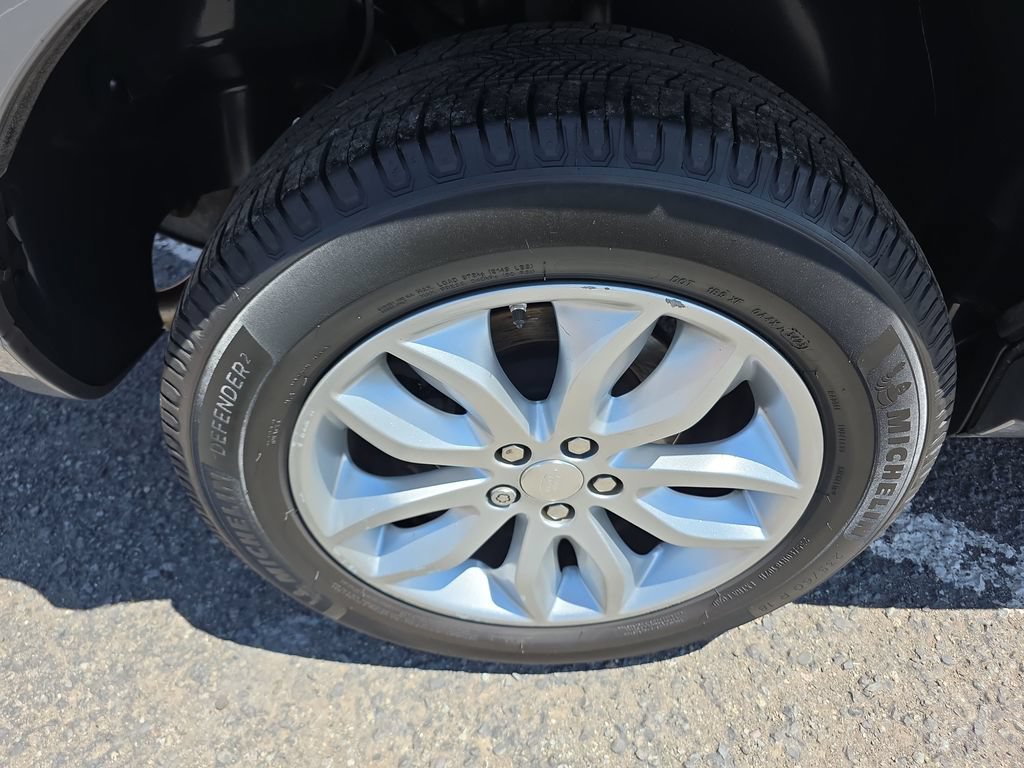 Used 2015 Land Rover LR2 AWD/4WD image 37
