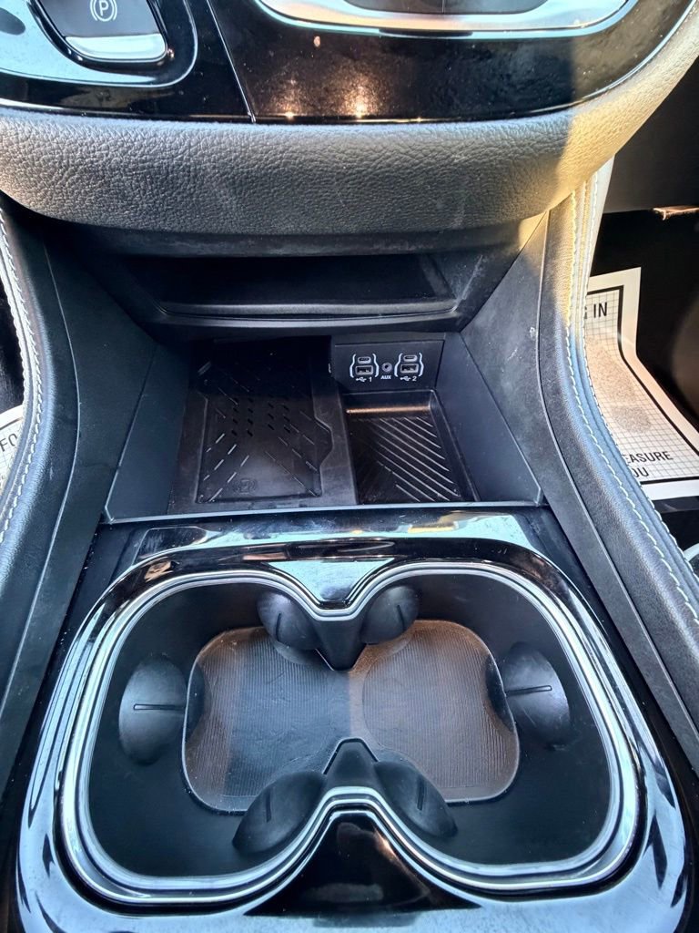 Used 2025 Chrysler Pacifica Limited image 18