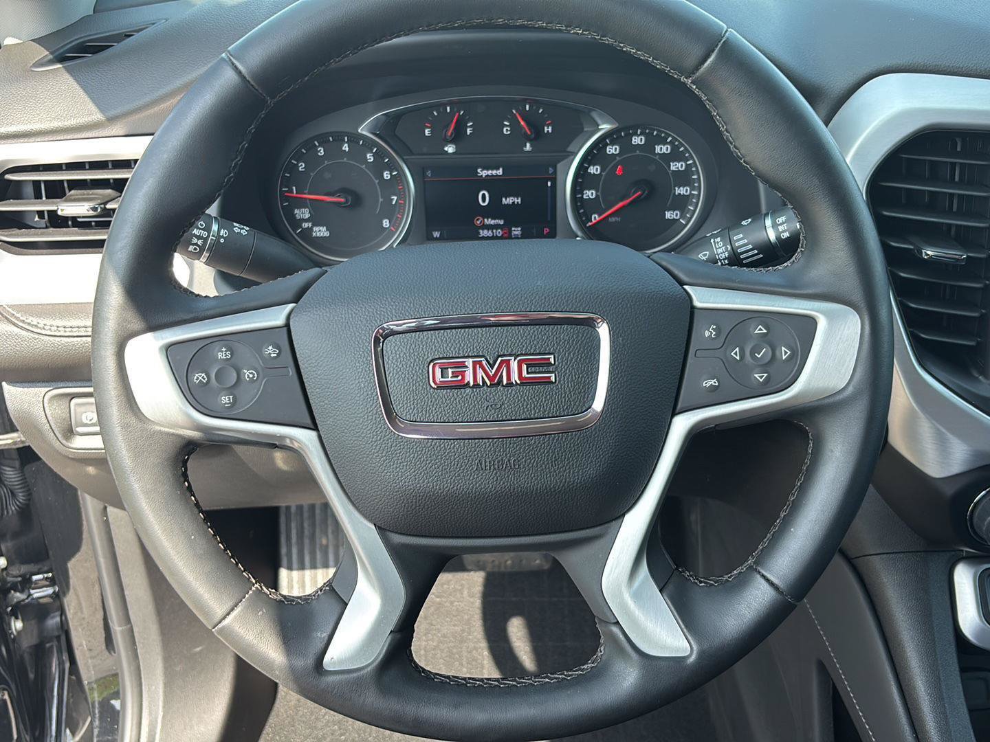 Used 2023 GMC Acadia SLT w/ LPO, Floor Liner Package AWD/4WD image 28
