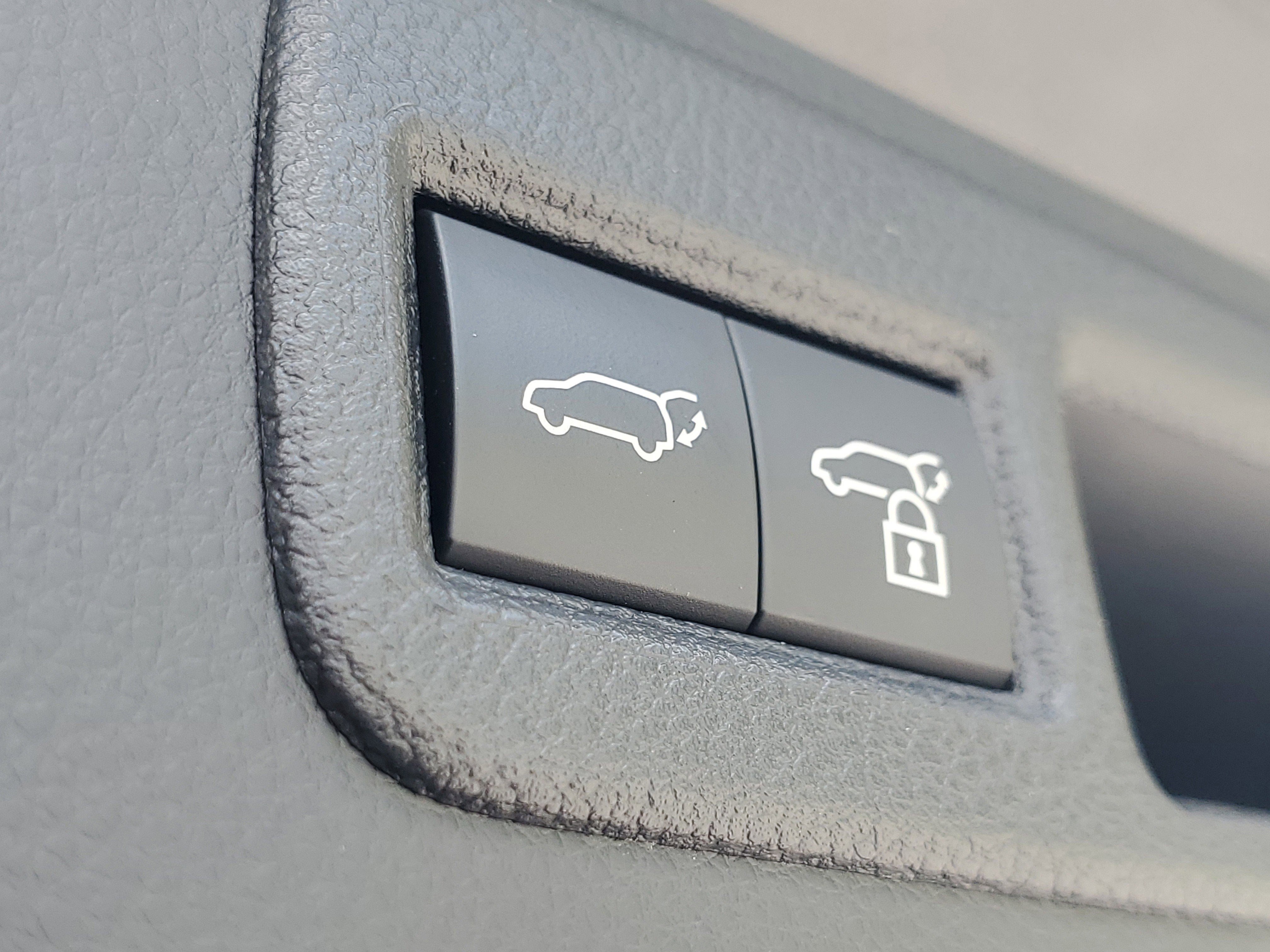 Used 2021 Toyota Venza XLE w/ Softex Package image 10