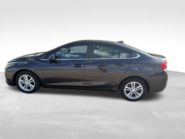 Used 2017 Chevrolet Cruze LT FWD image 7