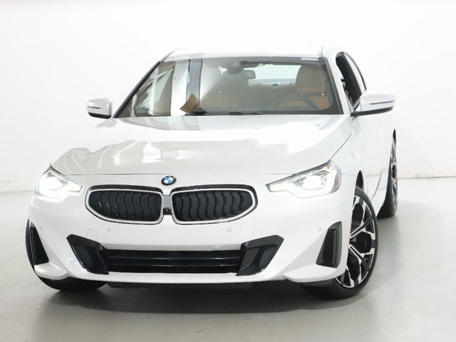 Used 2025 BMW 230i xDrive Coupe w/ Premium Package AWD/4WD image 3