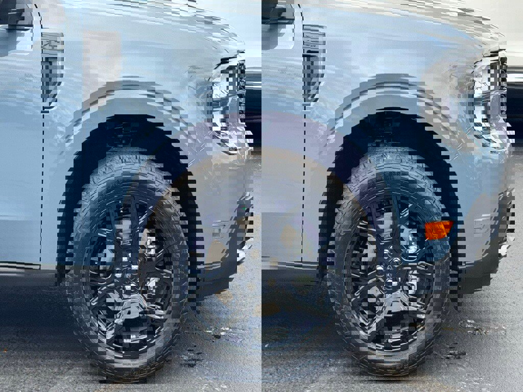 New 2025 Ford Maverick XLT w/ Black Appearance Package image 38