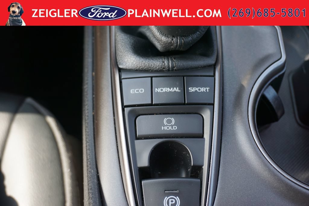 Used 2022 Toyota Camry SE w/ Cold Weather Package AWD/4WD image 21