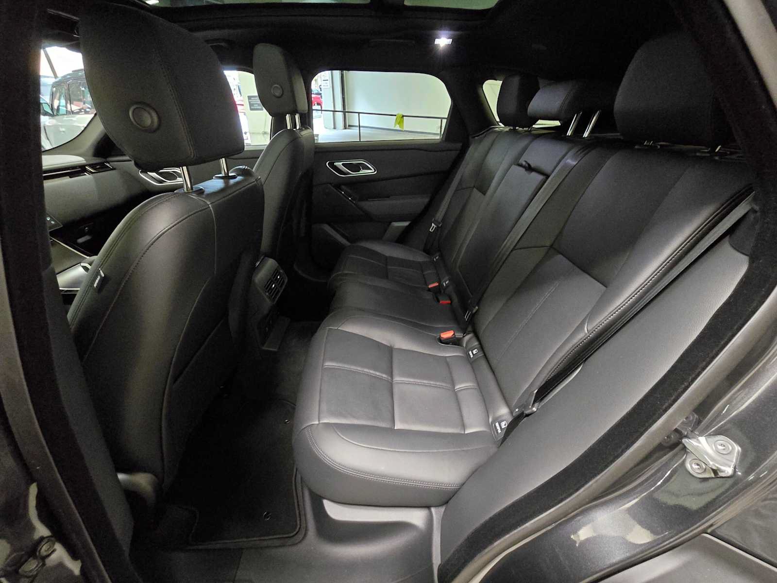 Used 2026 Land Rover Range Rover Velar Dynamic SE AWD/4WD image 16