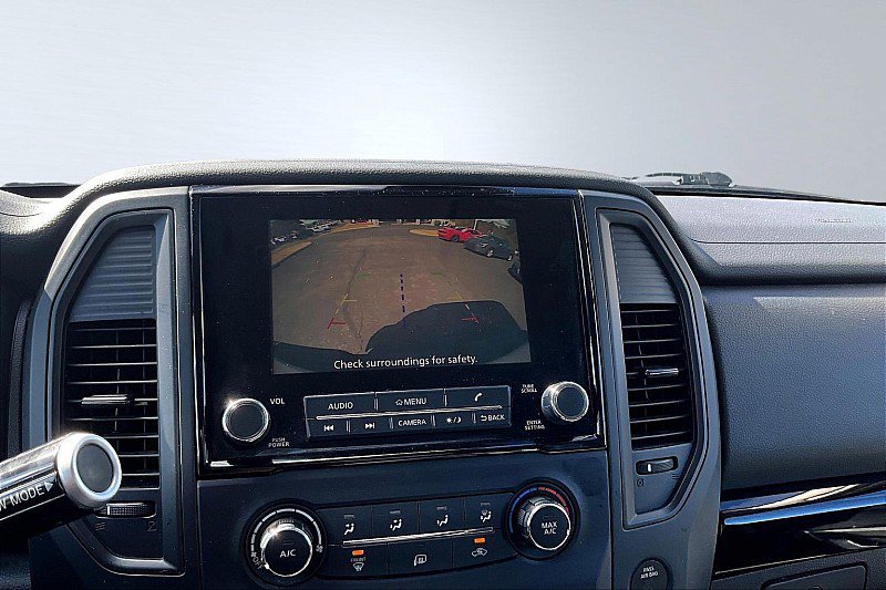 Used 2023 Nissan Titan SV image 23
