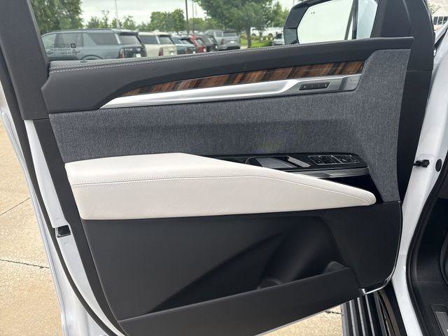 New 2026 Cadillac Escalade Platinum Sport w/ LPO, Floor Liner Package AWD/4WD image 10