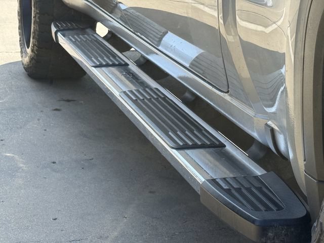 Used 2023 GMC Sierra 1500 SLT RWD image 9