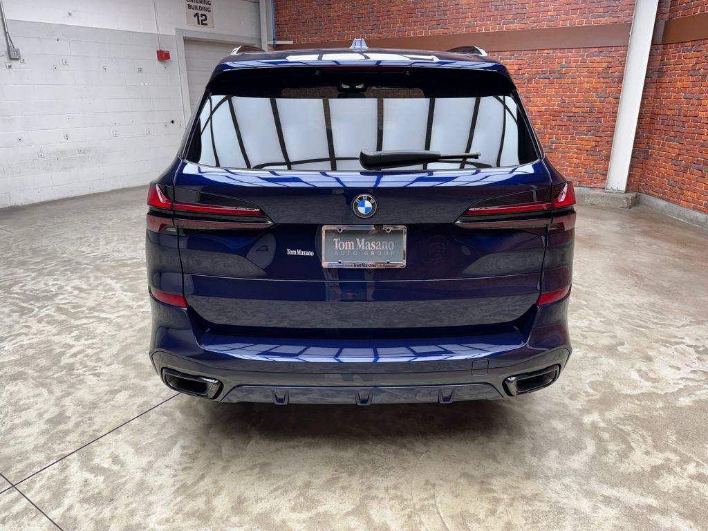 Used 2026 BMW X5 xDrive40i w/ M Sport Package AWD/4WD image 4