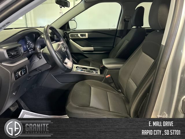 Used 2024 Ford Explorer XLT AWD/4WD image 17