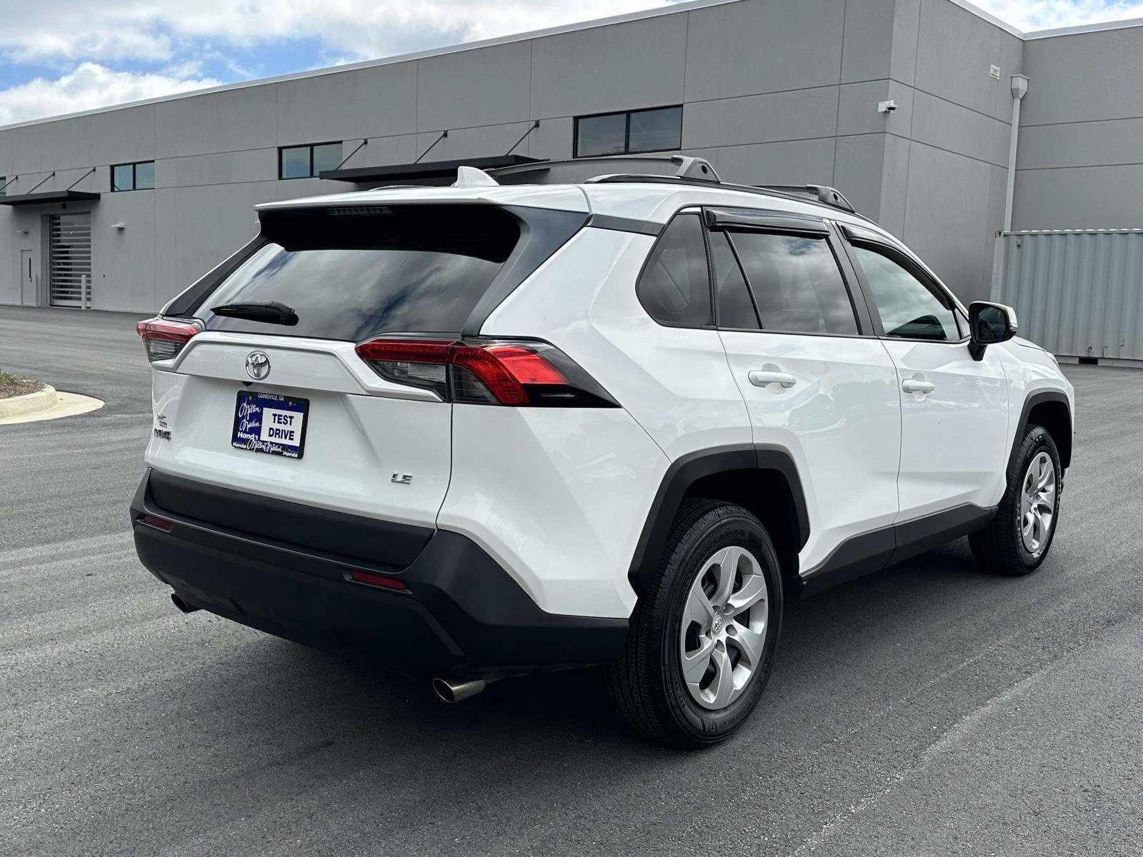Used 2021 Toyota RAV4 LE FWD image 25