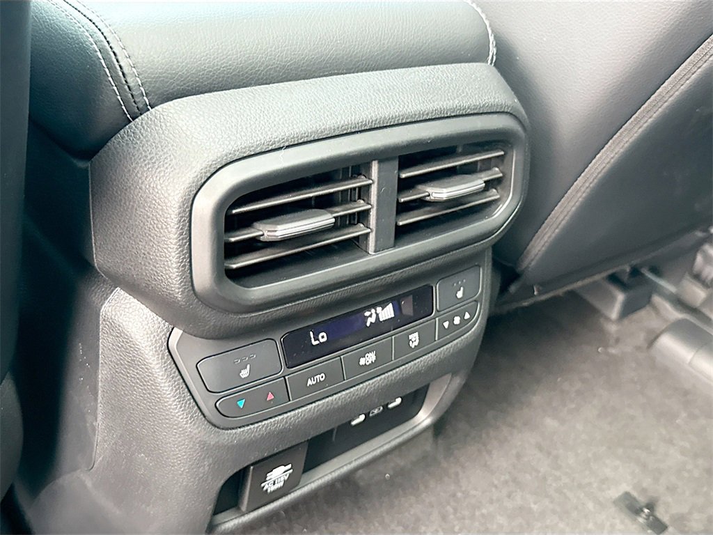 Used 2025 Honda Pilot Elite image 29