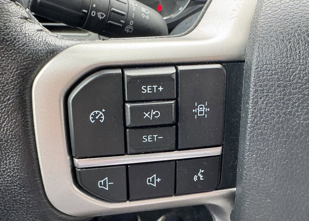 Used 2024 Ford Expedition Max XLT image 18