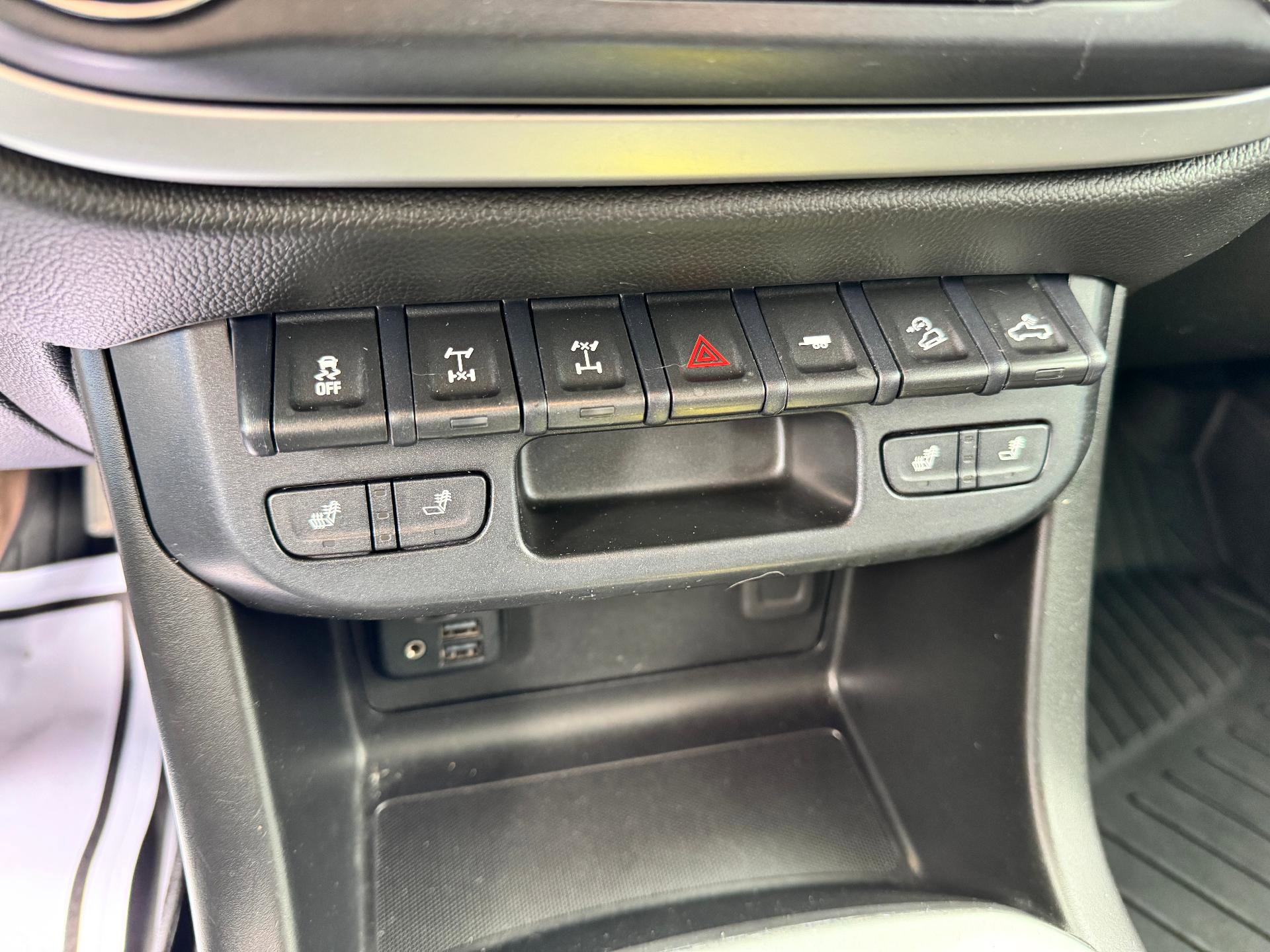 Used 2019 Chevrolet Colorado ZR2 w/ Colorado ZR2 Bison Edition AWD/4WD image 34